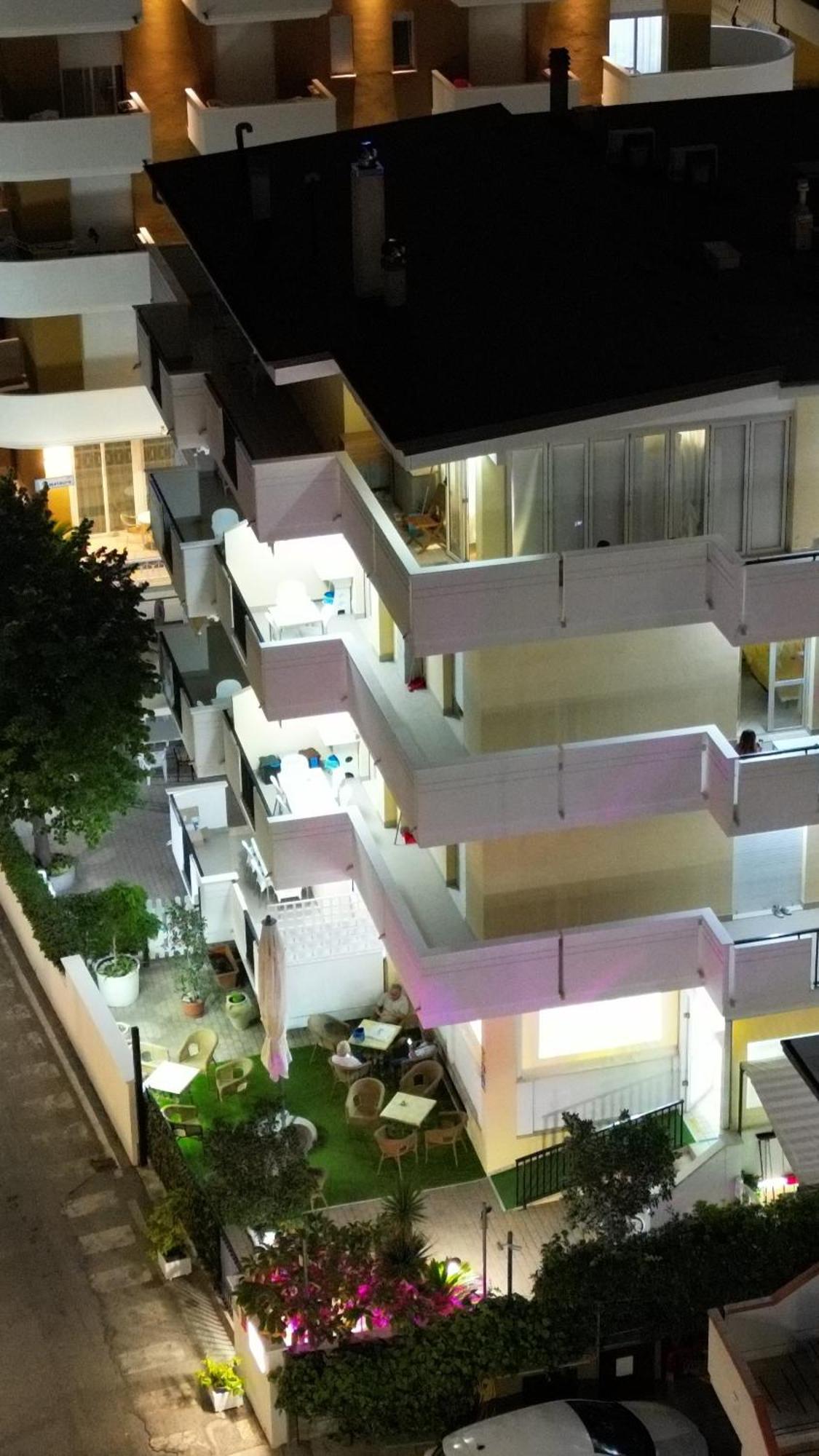 Residence Riviera アルバ・アドリアティカ エクステリア 写真