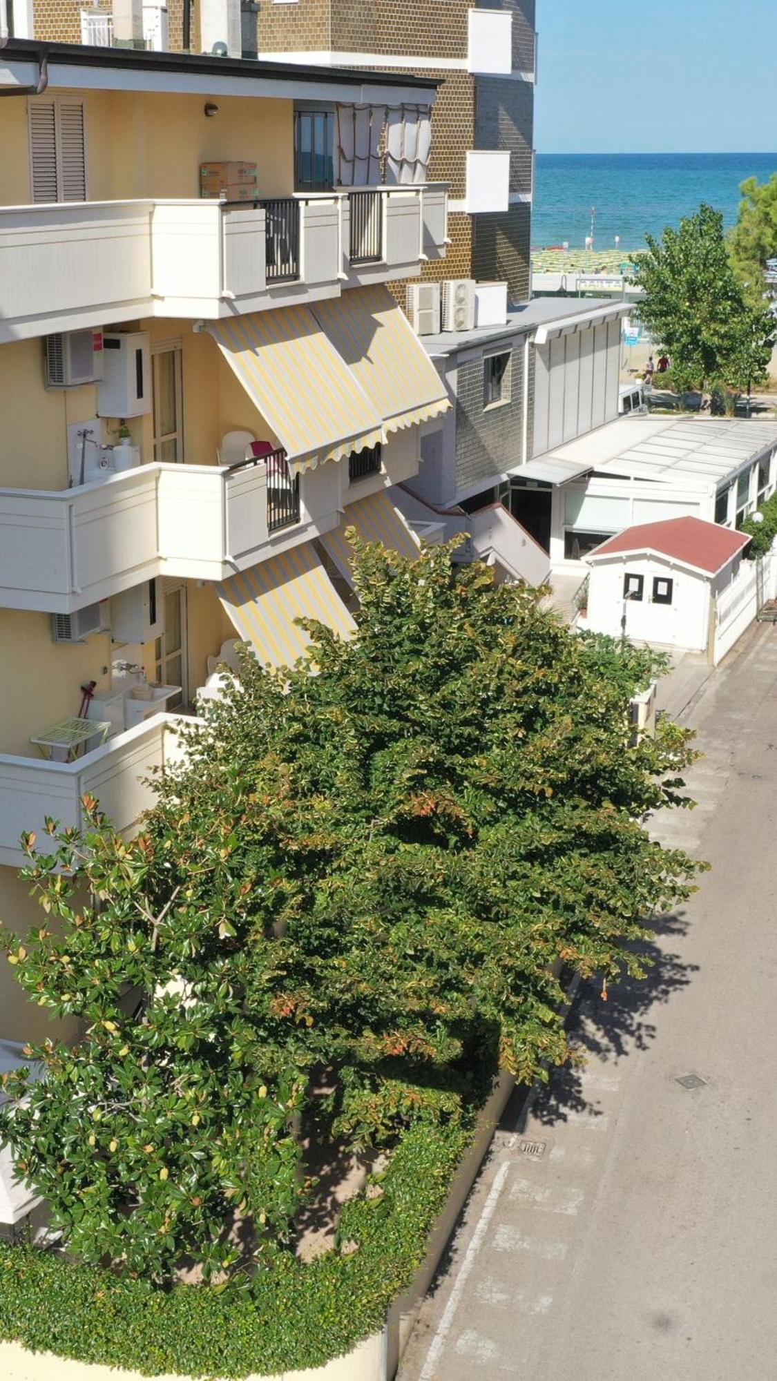 Residence Riviera アルバ・アドリアティカ エクステリア 写真