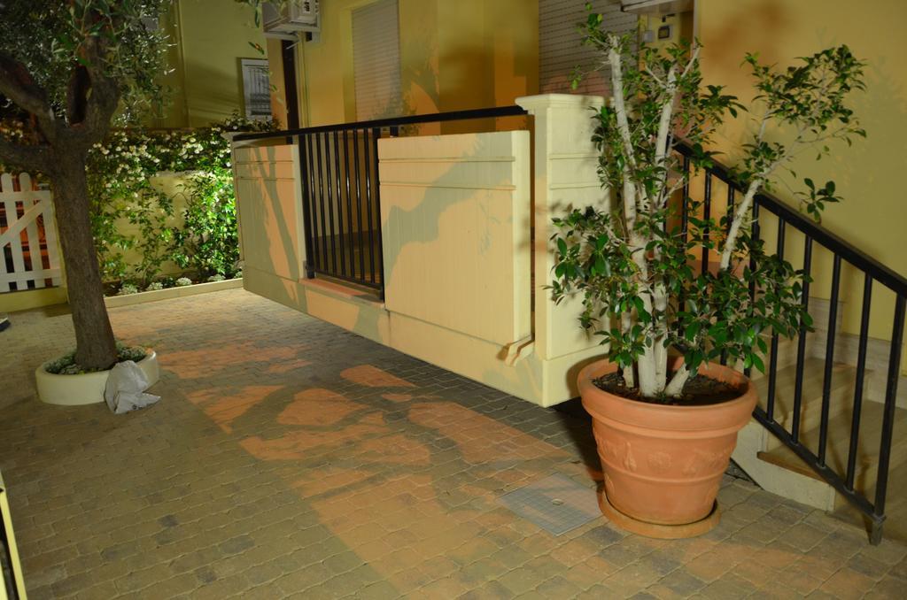 Residence Riviera アルバ・アドリアティカ エクステリア 写真