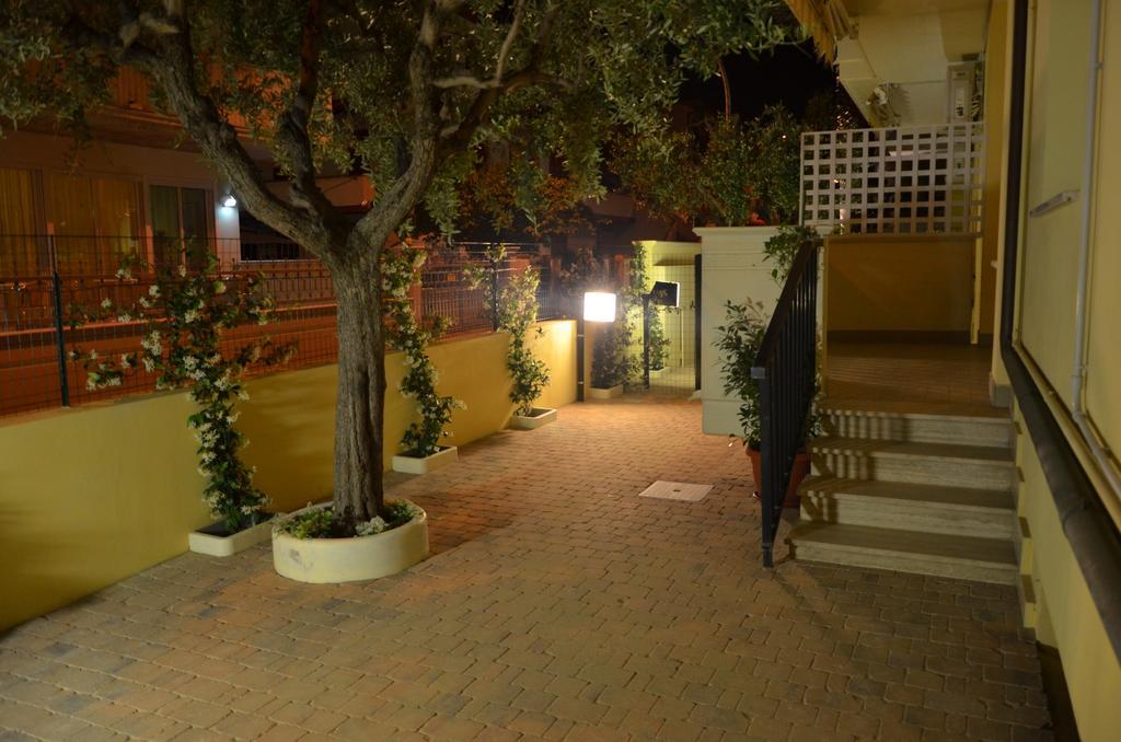 Residence Riviera アルバ・アドリアティカ エクステリア 写真